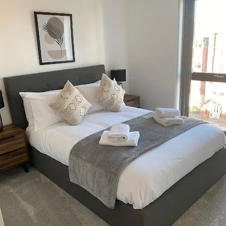 Icona - Spacious Brand New In Centre! 아파트