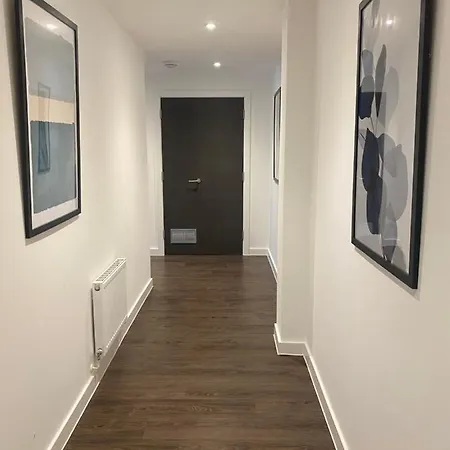 Icona - Spacious Brand New In Centre! *